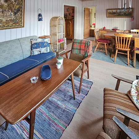 2 Bedroom Awesome In Сasa de vacaciones